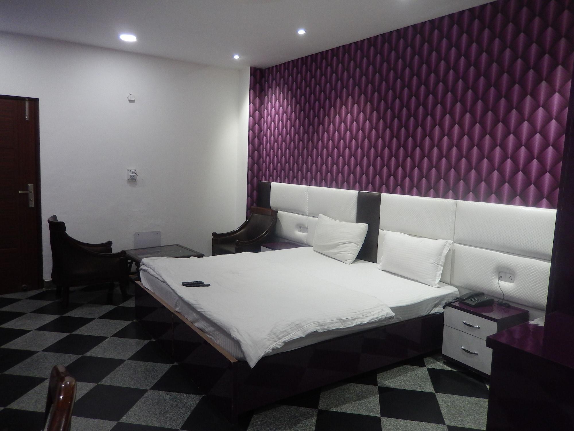 A New Delhi Hotel Orchid Garden エクステリア 写真