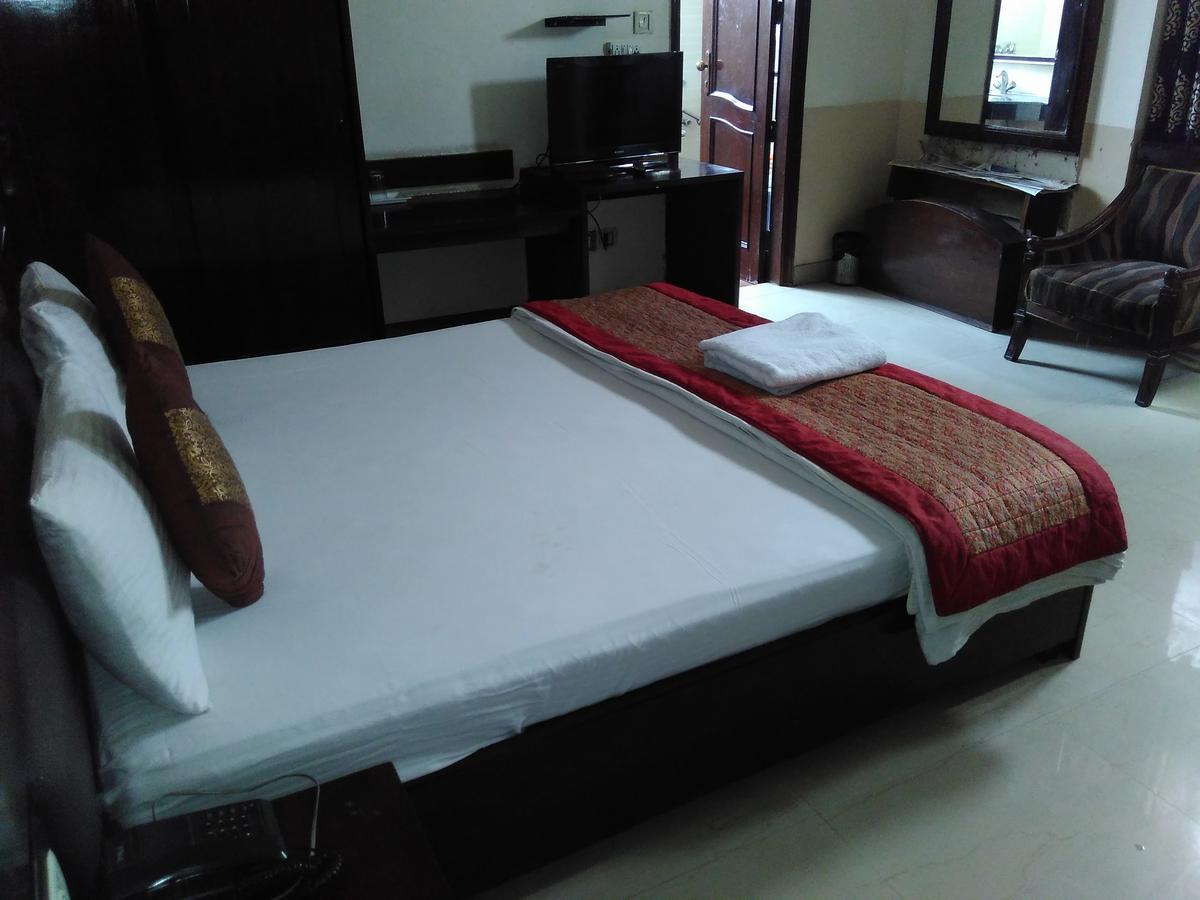 A New Delhi Hotel Orchid Garden エクステリア 写真