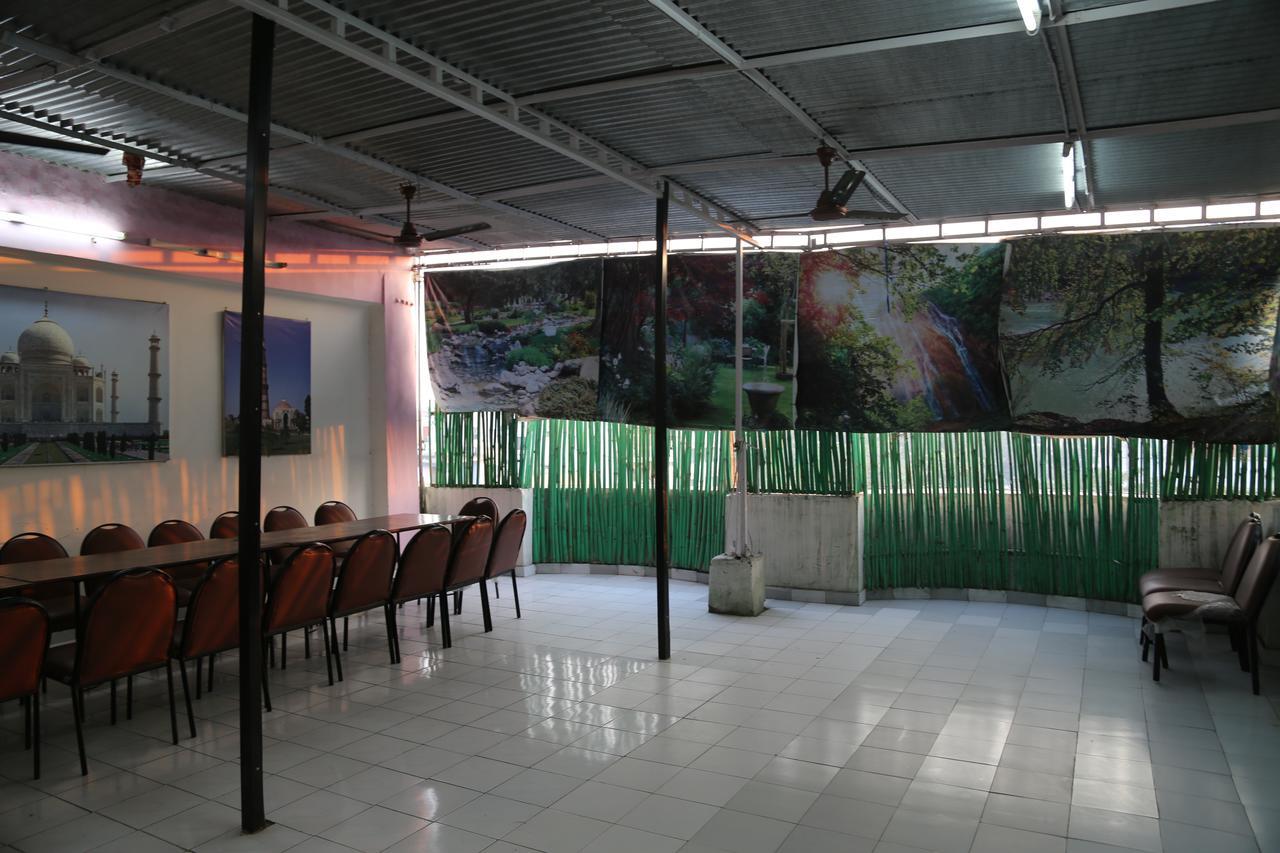 A New Delhi Hotel Orchid Garden エクステリア 写真